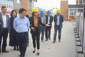 市國(guó)資委黨委書記、主任婁顯杰赴市北32號(hào)地塊調(diào)研“紅色工地”建設(shè)